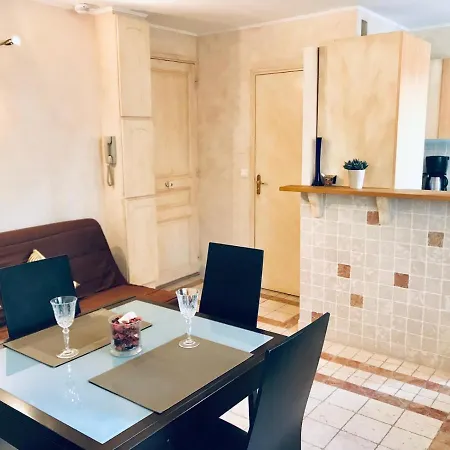 Sugar Center Apartment *